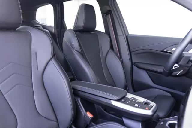 BMW iX1 (2025) thumbnail 4