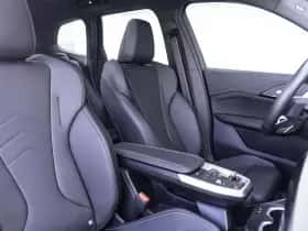 BMW iX1 (2025) thumbnail 4