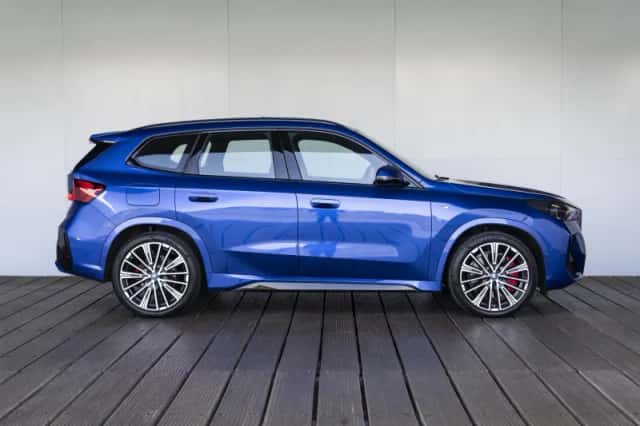 BMW iX1 (2025) thumbnail 7