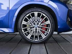 BMW iX1 (2025) thumbnail 9