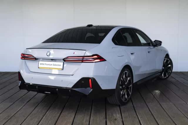 BMW i5 (2026) thumbnail 2