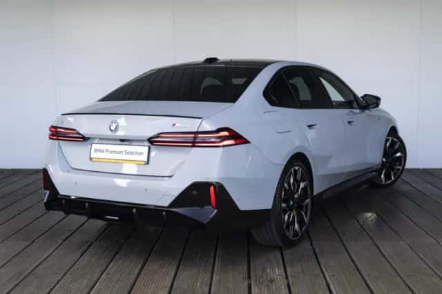 BMW i5 (2026) thumbnail 2