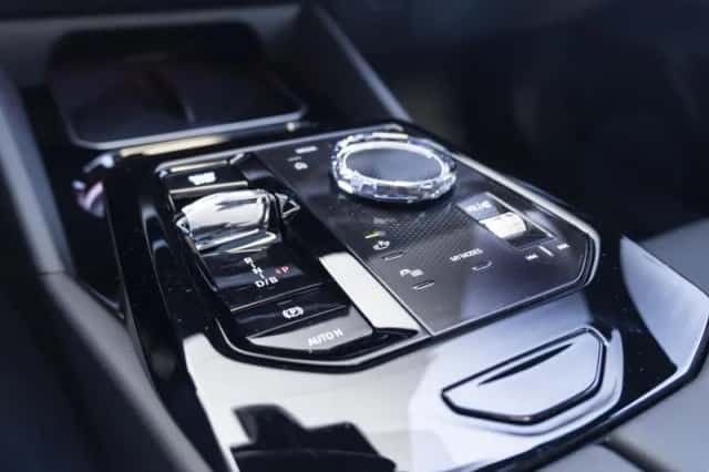 BMW i5 (2026) thumbnail 13