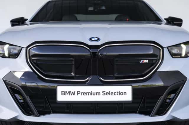 BMW i5 (2026) thumbnail 17