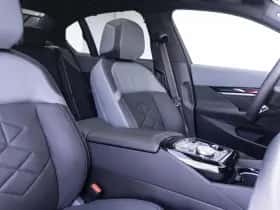 BMW i5 (2026) thumbnail 4