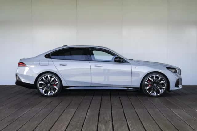 BMW i5 (2026) thumbnail 7