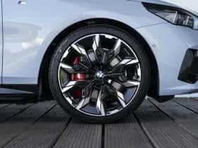 BMW i5 (2026) thumbnail 9