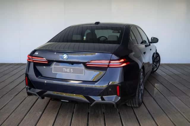 BMW i5 (2026) thumbnail 2
