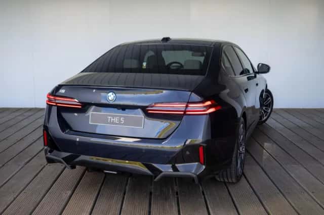 BMW i5 (2026) thumbnail 2