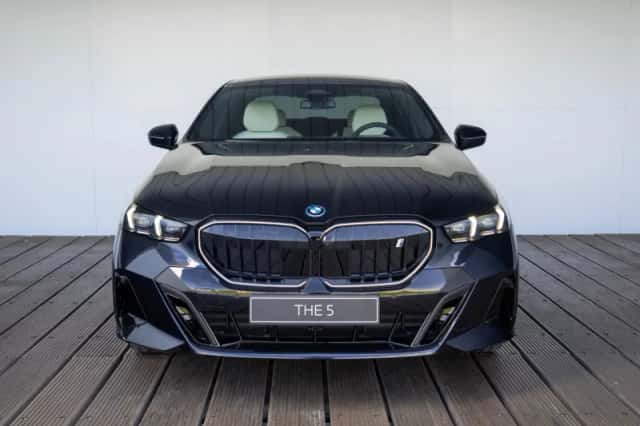 BMW i5 (2026) thumbnail 3