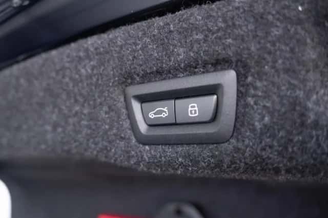 BMW i5 (2026) thumbnail 24