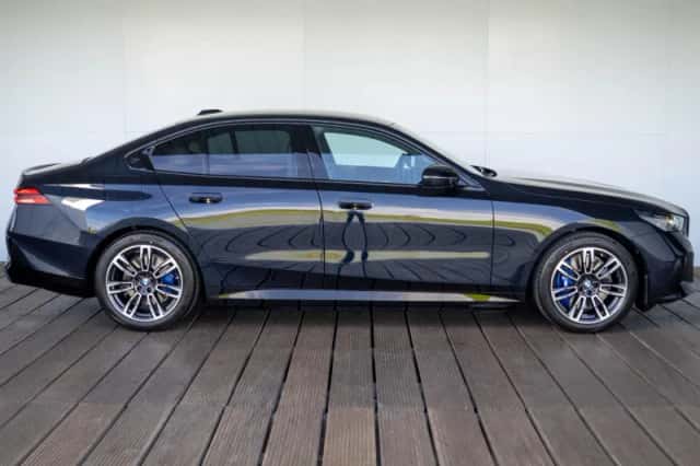 BMW i5 (2026) thumbnail 4