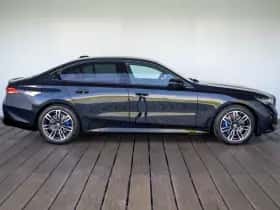 BMW i5 (2026) thumbnail 4