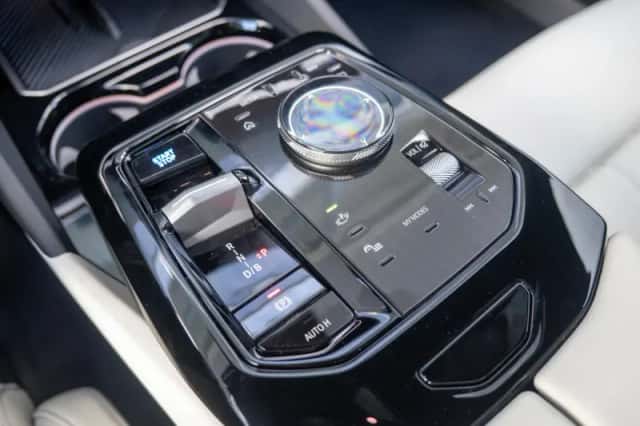 BMW i5 (2026) thumbnail 31