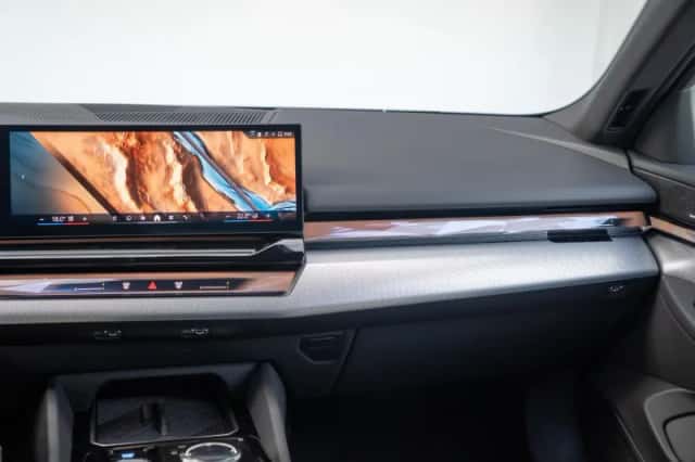 BMW i5 (2026) thumbnail 9