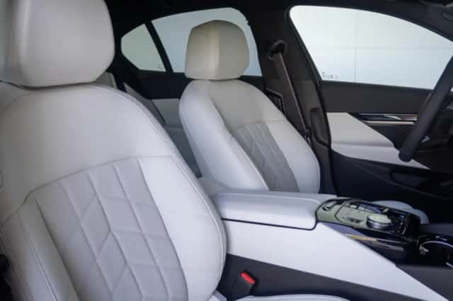 BMW i5 (2026) thumbnail 10