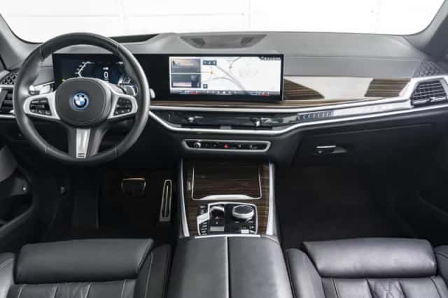 BMW X5 (2025) thumbnail 3