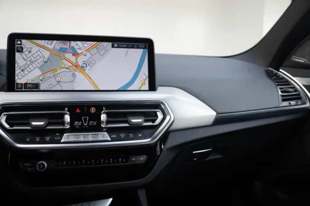 BMW X3 (2023) thumbnail 12
