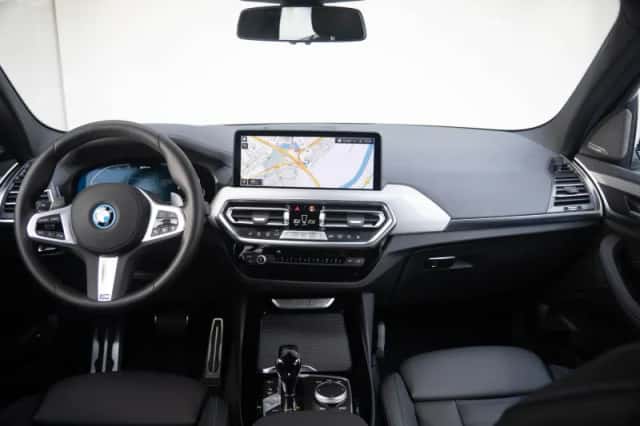 BMW X3 (2023) thumbnail 3