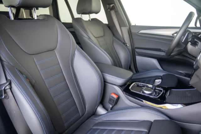 BMW X3 (2023) thumbnail 4