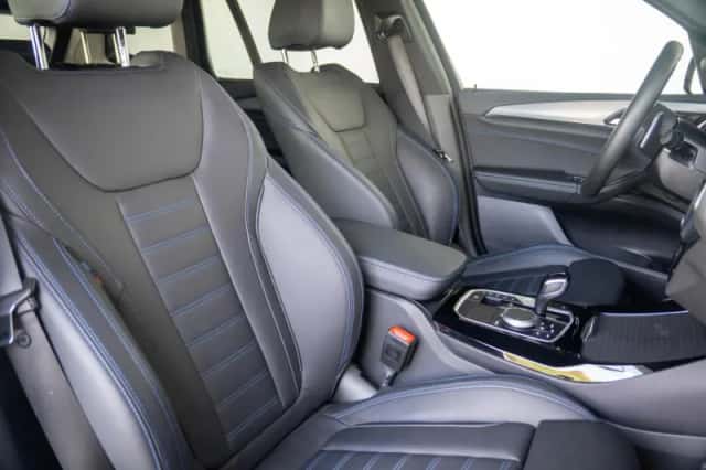 BMW X3 (2023) thumbnail 4