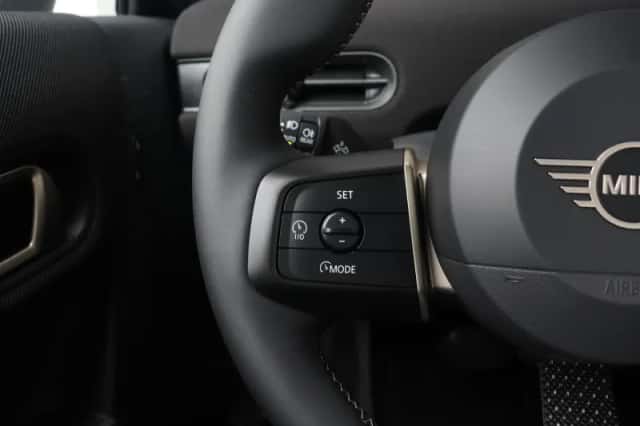 MINI Cooper (2026) thumbnail 16