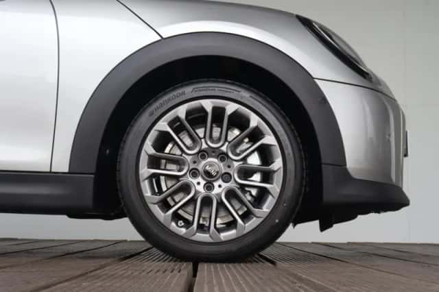 MINI Cooper (2026) thumbnail 6
