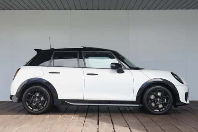 MINI Cooper (2026) thumbnail 5