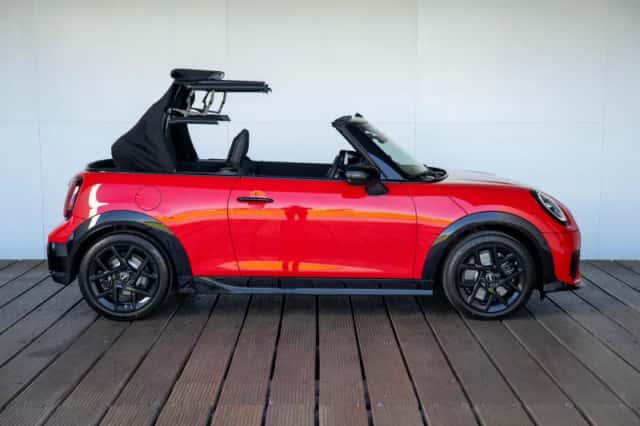 MINI Cabrio (2026) thumbnail 5