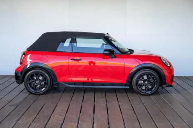 MINI Cabrio (2026) thumbnail 6