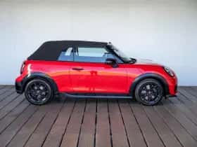 MINI Cabrio (2026) thumbnail 6