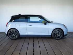MINI Cooper (2026) thumbnail 4