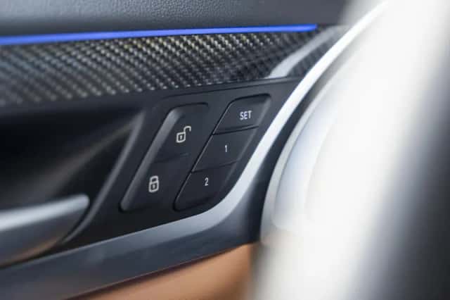 BMW X4 (2023) thumbnail 53