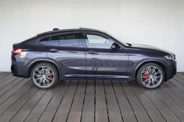 BMW X4 (2023) thumbnail 7