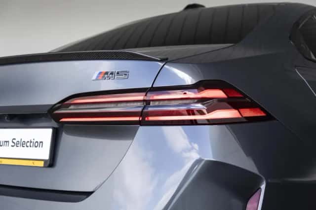 BMW M5 (2025) thumbnail 16