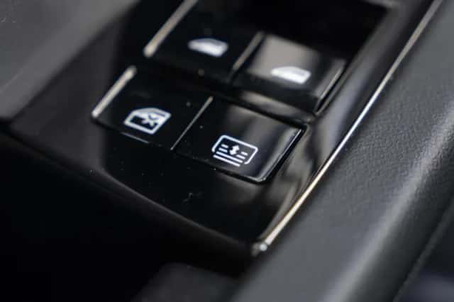 BMW M5 (2025) thumbnail 32