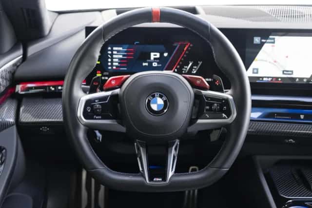 BMW M5 (2025) thumbnail 10