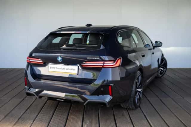 BMW i5 (2025) thumbnail 2