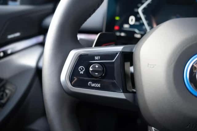 BMW i5 (2025) thumbnail 29