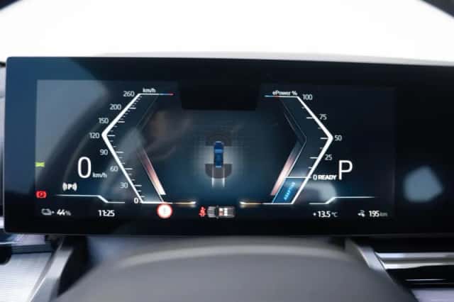 BMW i5 (2025) thumbnail 31