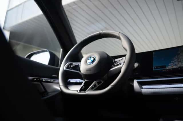 BMW i5 (2025) thumbnail 39
