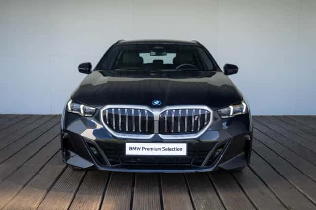 BMW i5 (2025) thumbnail 6