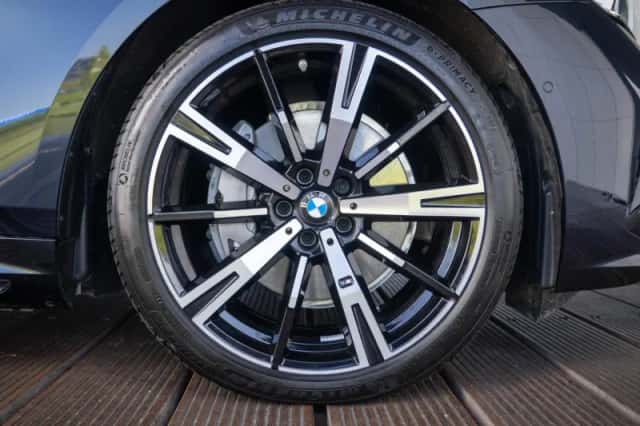 BMW i5 (2025) thumbnail 9