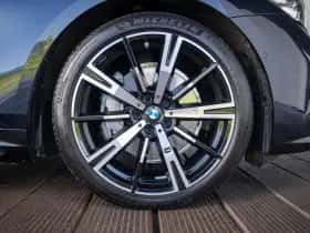 BMW i5 (2025) thumbnail 9