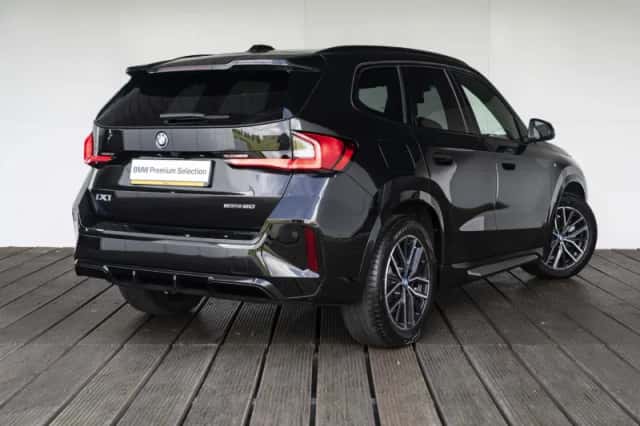 BMW iX1 (2025) thumbnail 2