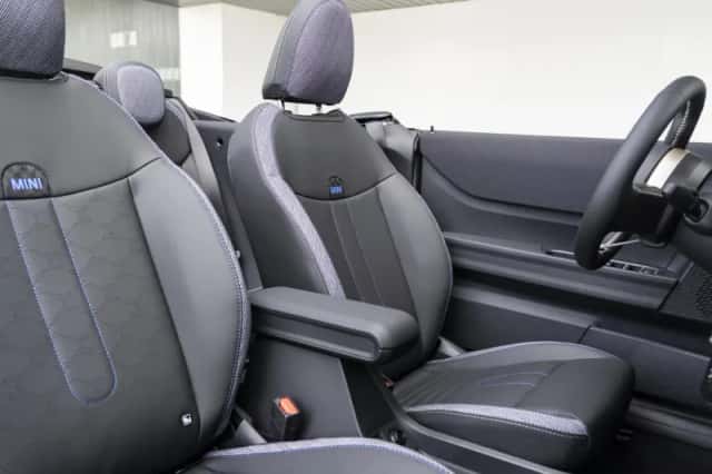 MINI Cabrio (2026) thumbnail 12
