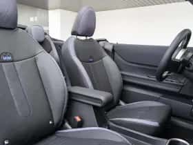 MINI Cabrio (2026) thumbnail 12