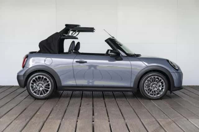 MINI Cabrio (2026) thumbnail 5