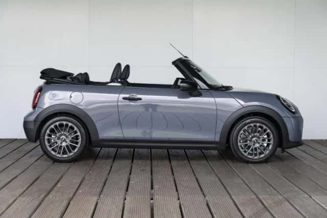 MINI Cabrio (2026) thumbnail 6