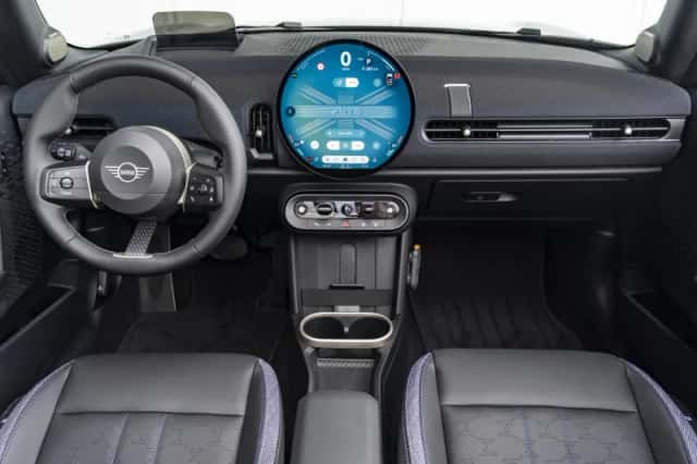 MINI Cabrio (2026) thumbnail 9